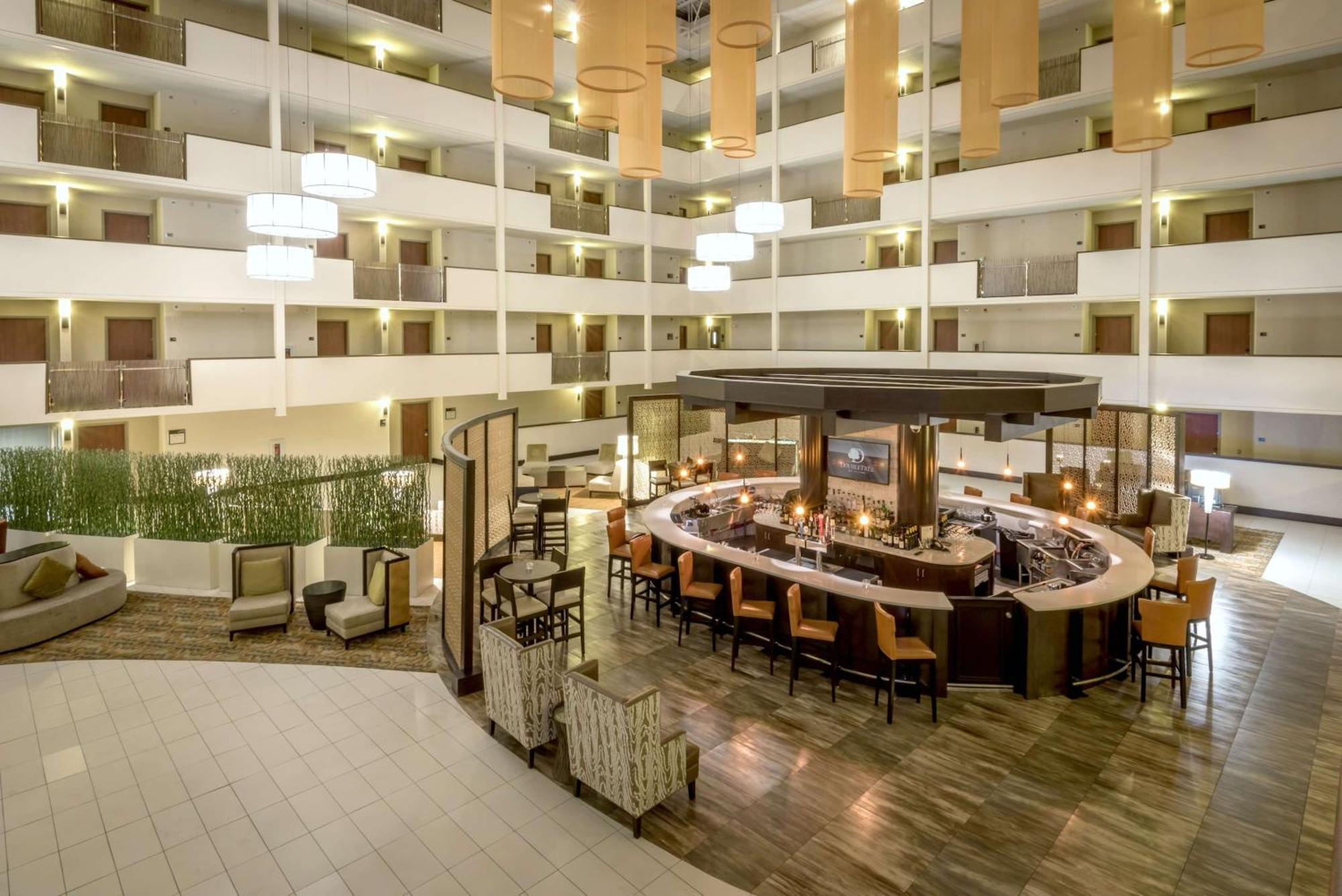 Doubletree By Hilton Montgomery Downtown Exterior foto