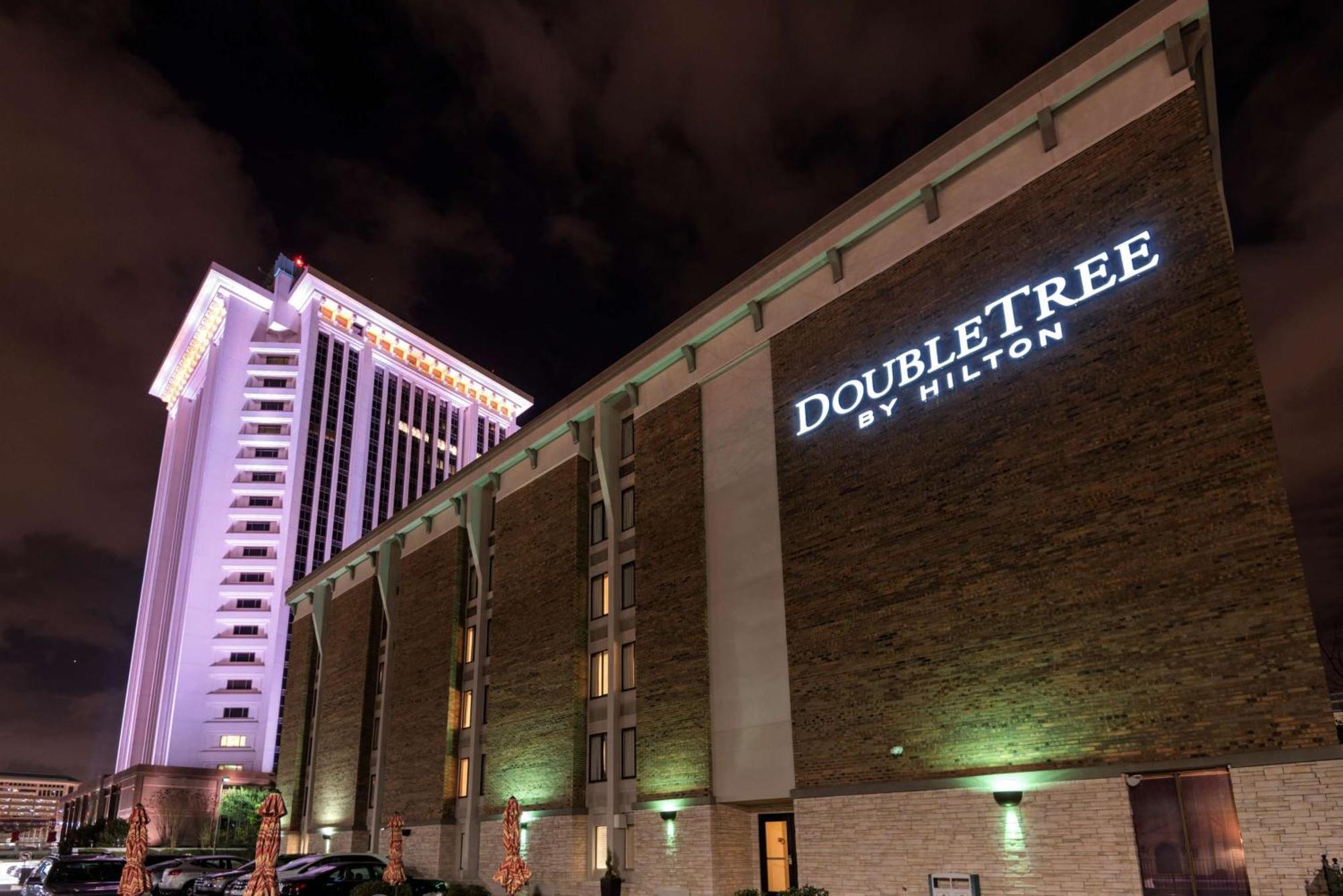 Doubletree By Hilton Montgomery Downtown Exterior foto